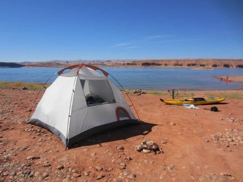 camping-on-the-shore-of-lake-powell