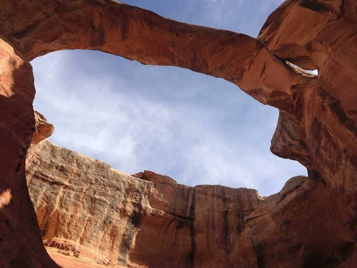 rattlesnake-arch-hike-mcinnis-canyon-colorado