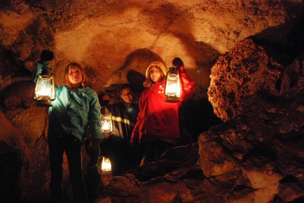 jewel-cave-national-park-lantern-tour