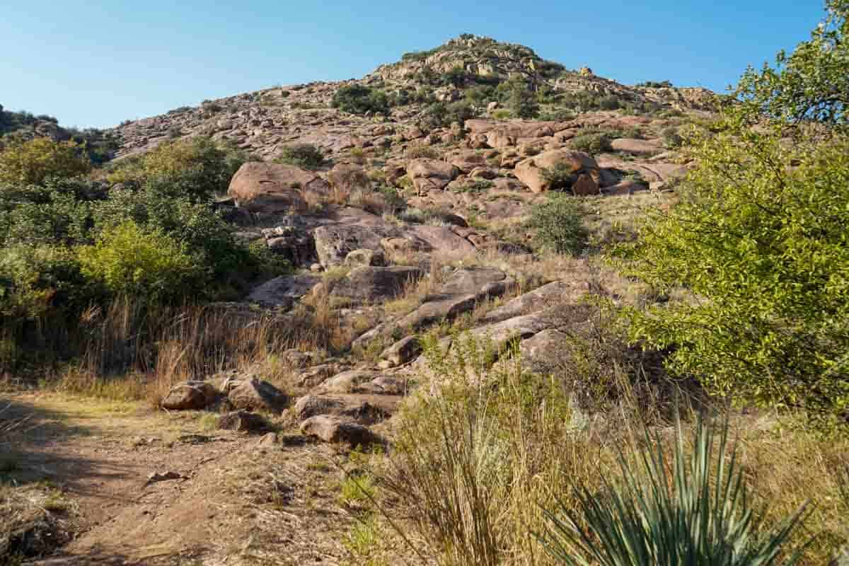new-horizon-trail-quartz-mountain-state-park