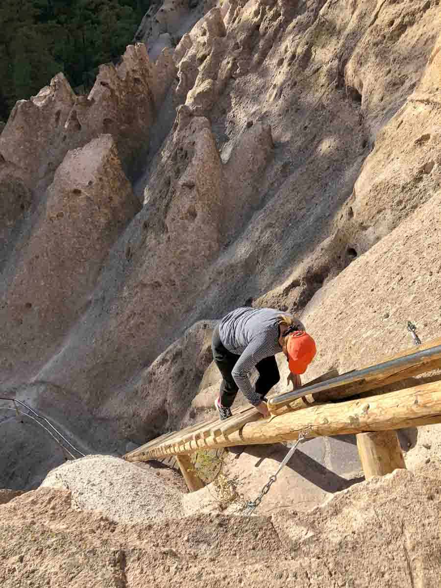 alcove-house-trail-wooden-ladder-climb