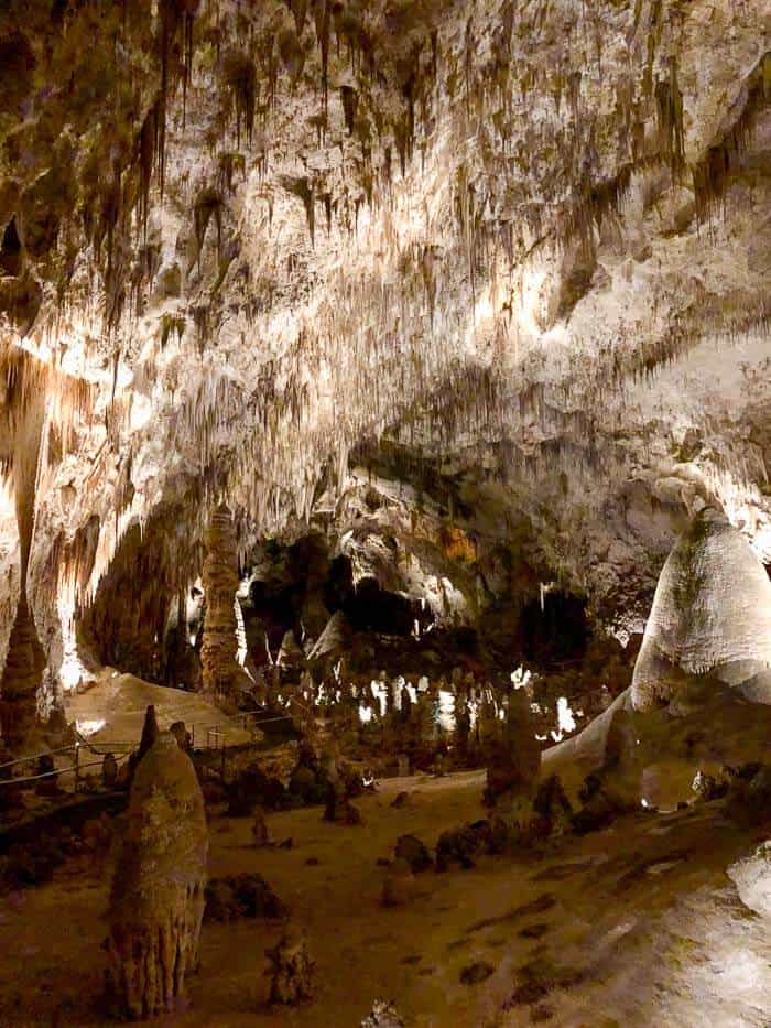 carlsbad-caverns-national-park-cave