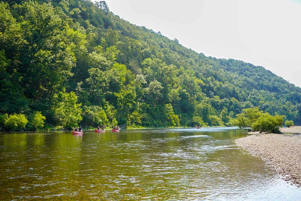 canoeing-near-buffalo-point-campground