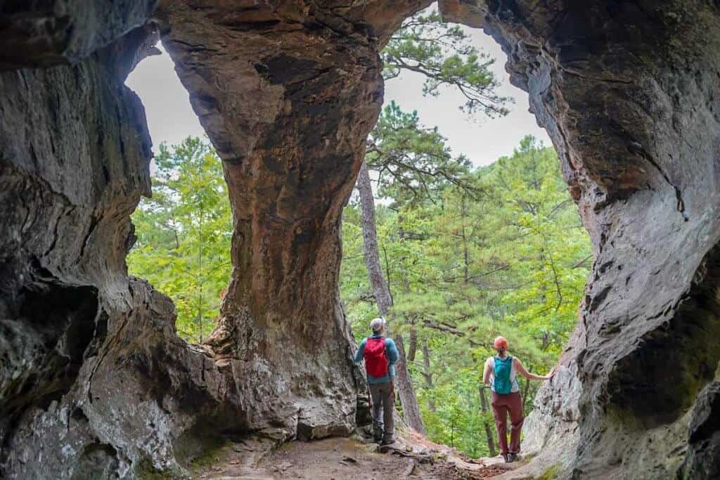 hiking-pedestal-rocks-scenic-area