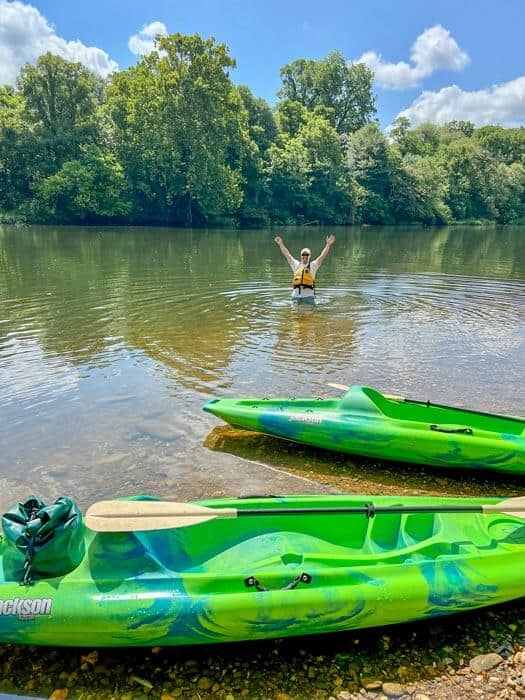 kayaking-mountain-fork-river