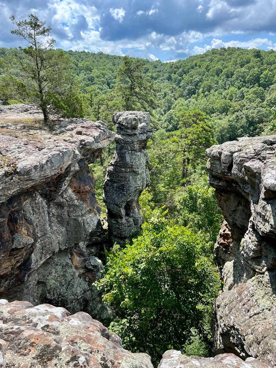 How to Hike Pedestal Rocks and Kings Bluff to Epic Rock Formations