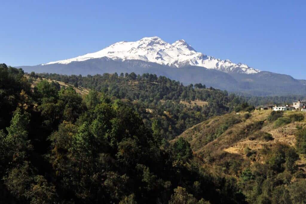 Iztaccíhuatl Volcano mountain