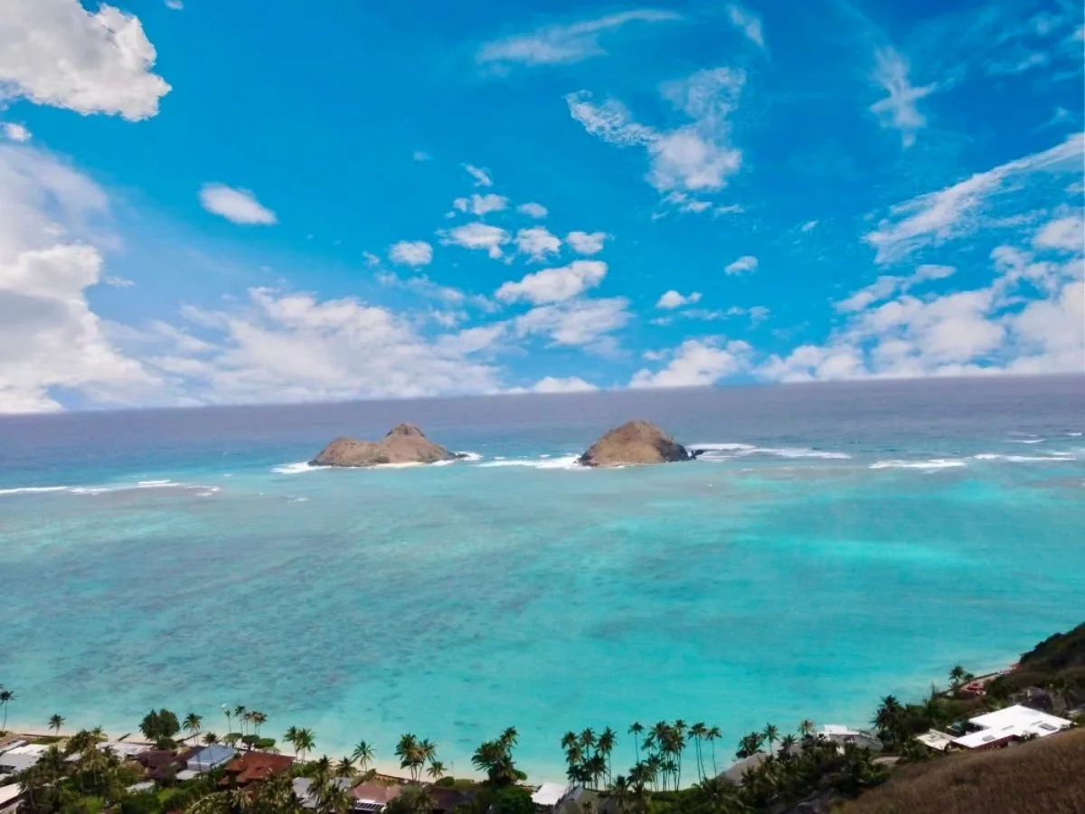 The Mokes in Oahu on a sunny day with bright blue water