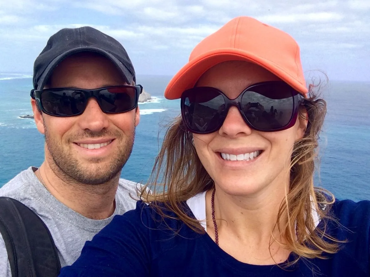 Ashlee and Pablo sightseeing in Oahu