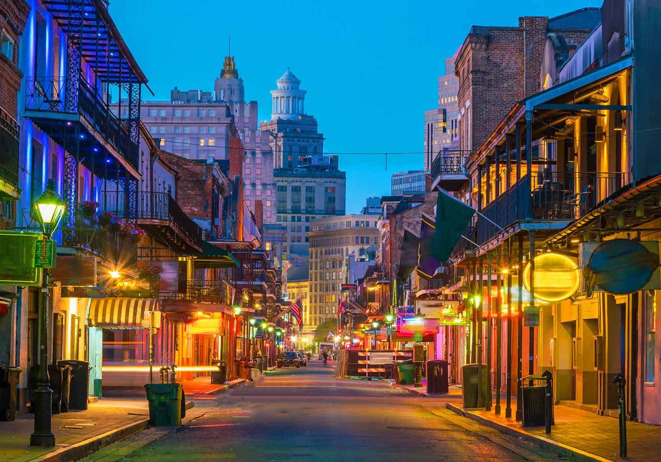 *Pubs and bars with neon lights in the French Quarter, New Orleans USA